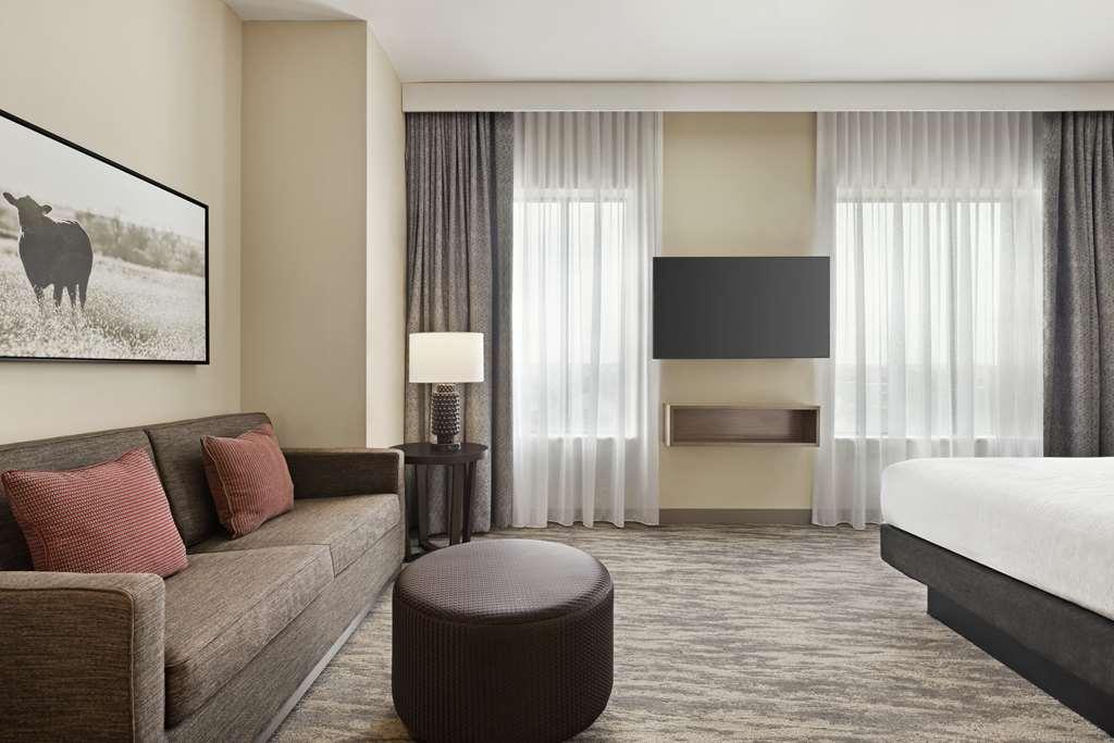 Embassy Suites By Hilton Round Rock Rom bilde